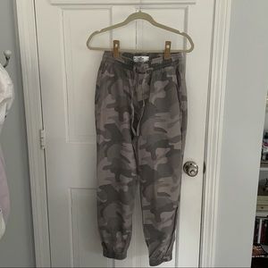 NWT Hollister Ultra High-Rise Jogger